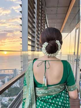 Nita Ambani Royal Jewelry : नीता अंबानींच्या गळ्यात गणेशोत्सव स्पेशल हार, बनारसी साडीतील फोटो पाहून म्हणाल...
