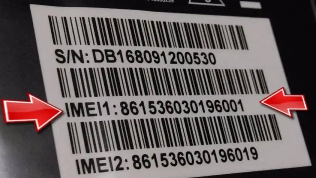 प्रत्येक मोबाईल फोनचा 15-अंकी IMEI (इंटरनॅशनल मोबाईल इक्विपमेंट आयडेंटिटी) क्रमांक असतो. सेलदरम्यान मिळालेला फोन अस्सल आहे की बनावट, हे तपासण्यासाठी तुम्ही सरकारच्या 'संचार साथी' (Sanchar Saathi) पोर्टलचा वापर करू शकता.