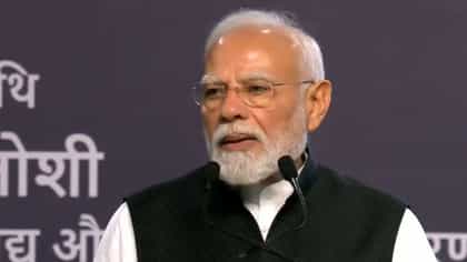 भारतीय कंपन्यांनी जगाचे नेतृत्व का करु नये?, नरेंद्र मोदी यांचे आवाहन.