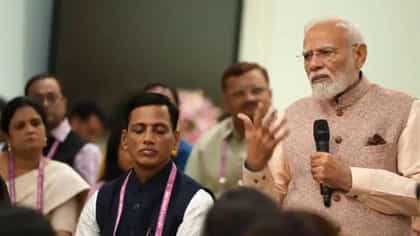 मी तुमचा विद्यार्थी आहे, मला... मोदी यांची शिक्षकांशी खुमासदार चर्चा.