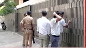 Video : रकुल प्रीत , वासू भगनानी आयकर विभागाच्या रडारवर; अनेक ठिकाणी धाड, सिनेमांच्याआड पैशांची लपवालपवी?