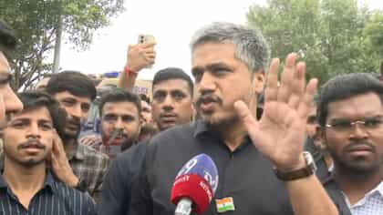 पेपर फोडून अधिकारी पैसे खातात, पण विद्यार्थ्यांच्या भविष्याचं काय?.