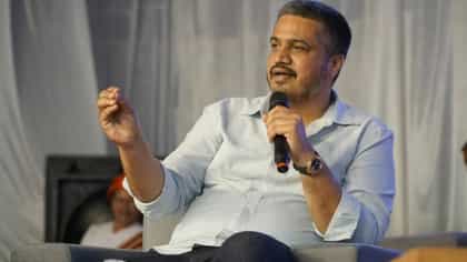 पाच दिवसांत चारा छावण्या सुरू करा, रोहित पवारांचा सरकारला अल्टिमेटम.