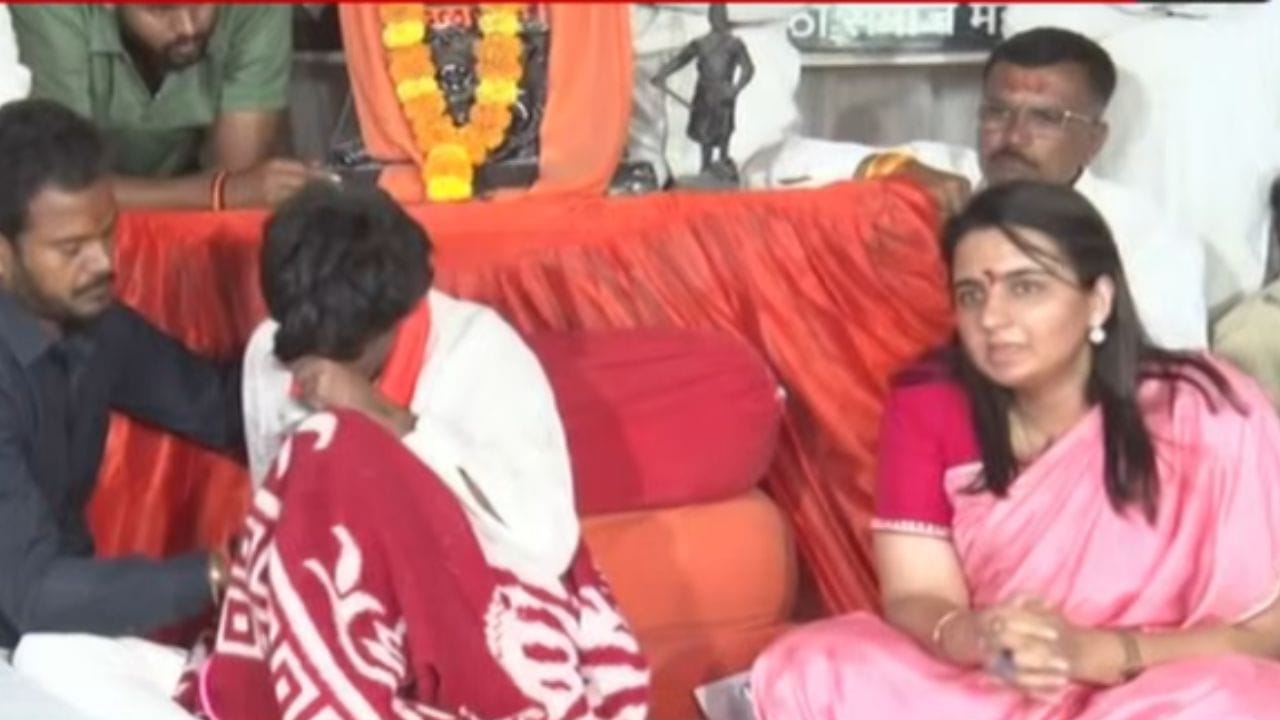तर मी फाशी घेईल... जरागेंसमोर आशिमा मित्तलच्या वक्तव्याने अंतरावली सराटीत सर्वच अवाक तर मी फाशी घेईल... जरागेंसमोर आशिमा मित्तलच्या वक्तव्याने अंतरावली सराटीत सर्वच अवाक