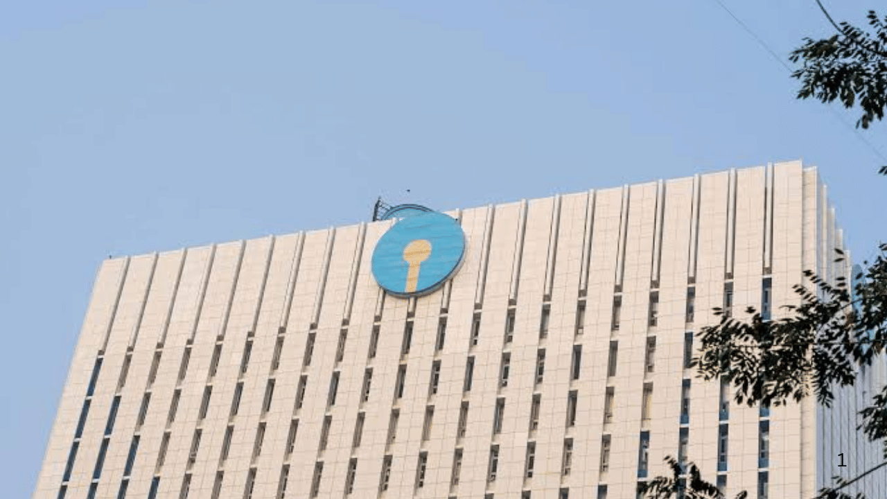स्टेट बँक ऑफ इंडियाची (SBI) UPI सेवा ४ सप्टेंबरच्या रात्री तात्पुरती बंद राहणार आहे. जर तुम्हाला त्या वेळेत कोणतेही महत्त्वाचे पेमेंट करायचे असेल, तर ते आगाऊ करून ठेवणे उत्तम राहील.