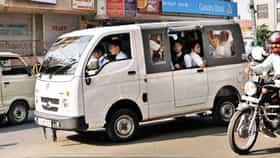 साडेतीन वर्षांच्या मुलीने आजीला सांगितलं अन् धक्कादायक प्रकार उघडकीस! स्कूल व्हॅनमध्ये...