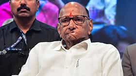 मोठी बातमी! सिल्व्हर ओकवर शरद पवारांच्या उपस्थितीत अत्यंत महत्त्वाची बैठक, पार्थ पवारही हजर, नेमकं काय घडतंय?