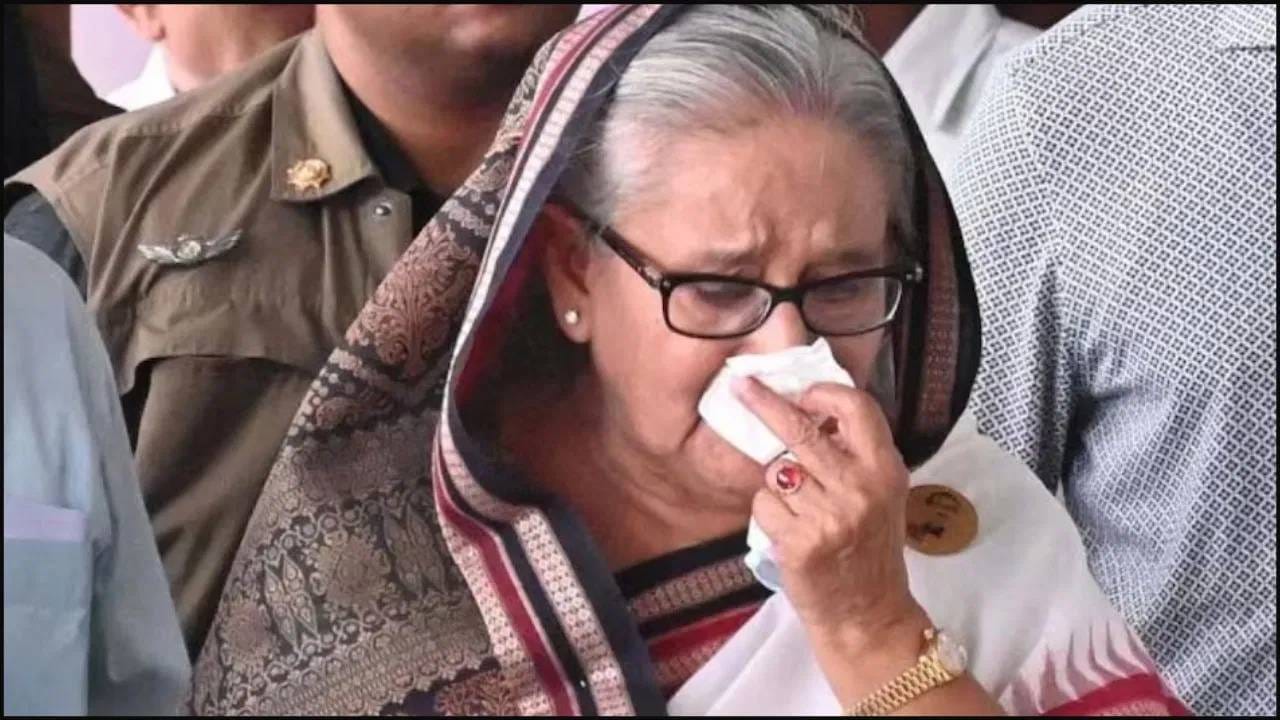 शेजारच्या देशात मोठ्या घडामोडी... एक दोन नव्हे, 7 नेत्यांना फाशीची शिक्षा; मोठी खळबळ शेजारच्या देशात मोठ्या घडामोडी... एक दोन नव्हे, 7 नेत्यांना फाशीची शिक्षा; मोठी खळबळ