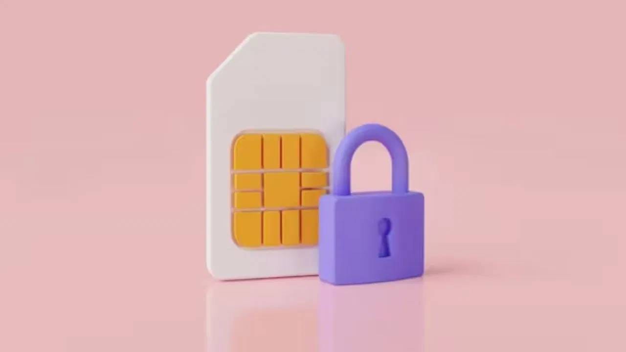 कसं सुरू कराल SIM lock ? : जर तुम्ही अँड्रॉइड फोन वापरत असाल, तर साधारणपणे 'सेटिंग्ज' (Settings) मध्ये जाऊन 'सुरक्षा' (Security) किंवा 'गोपनीयता' (Privacy) या पर्यायाअंतर्गत तुम्हाला 'सिम लॉक' (SIM Lock) किंवा 'सिम कार्ड लॉक' (SIM Card Lock) हा ऑप्शन मिळू शकेल. फोन बनवणाऱ्या कंपनीनुसार या पर्यायाचे नाव आणि जागा, त्याचं स्थान बदलू शकतं.