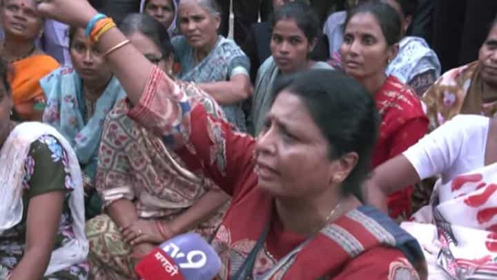 Sushma Andhare : विश्रांतवाडी अत्याचार प्रकरणावरून सुषमा अंधारे आक्रमक; फास्ट ट्रॅक कोर्ट, SIT अन्.... Sushma Andhare : विश्रांतवाडी अत्याचार प्रकरणावरून सुषमा अंधारे आक्रमक; फास्ट ट्रॅक कोर्ट, SIT अन्....