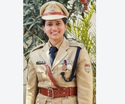 उत्तराखंडच्या अल्मोडा जिल्ह्यातील तृप्ती भट्ट यांचा जन्म शिक्षकाच्या कुटुंबात झाला. अभ्यासात हुशार असलेल्या तृप्ती यांनी विद्यापीठातून मेकॅनिकल इंजिनिअरिंगमध्ये B.Tech चे शिक्षण पूर्ण केले. लहानपणापासूनच त्यांना सरकारी सेवेत जाण्याची इच्छा होती. याच ध्येयासाठी त्यांनी विविध स्पर्धा परीक्षांची तयारी सुरू केली.