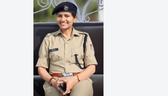 प्रीलिम्स, मेन्स आणि मुलाखत असे सर्व टप्पे त्यांनी यशस्वीपणे पार केले. अंतिम यादीत त्यांनी गुणवत्ता यादीत 168 वा क्रमांक मिळवला. यानंतर त्यांची भारतीय पोलीस सेवेसाठी (IPS) निवड झाली आणि त्यांना उत्तराखंड केडर मिळाले.