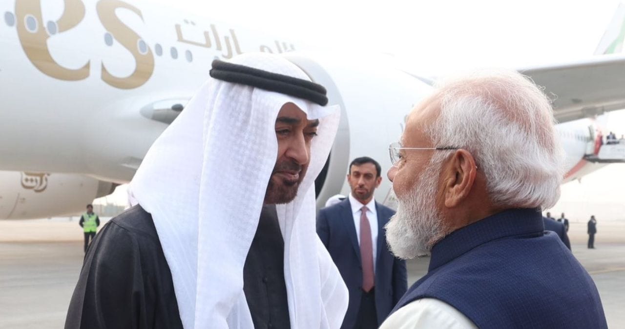 दोन्ही नेत्यांच्या चर्चेत पश्चिम आशियातील परिस्थिती आणि दोन्ही देशातील सहकार्य अधिक दृढ करण्यावर चर्चा झाली. यावेळी यूएईच्या अध्यक्षांनी ब्रिक्स शिखर परिषद यशस्वीपणे पूर्ण करण्याविषयी पंतप्रधान मोदींचे अभिनंदन केलं.