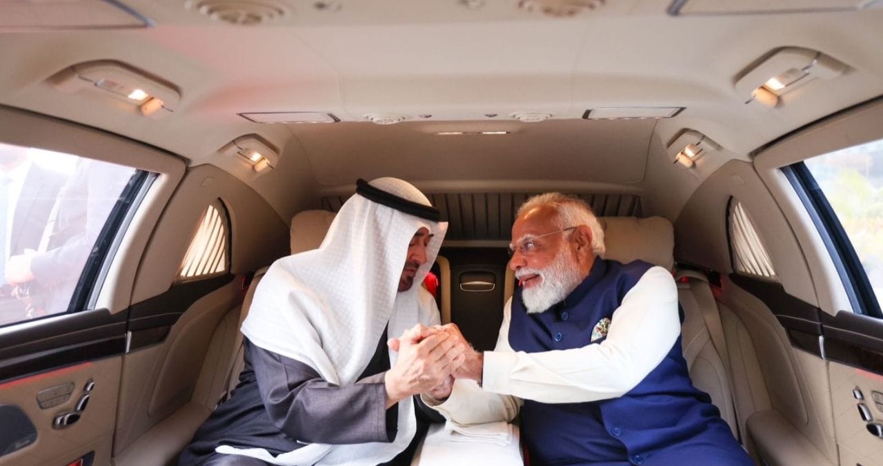 पंतप्रदान मोदी यांनी ब्रिक्स शिखर परिषदेत यूएईचे युवराज शेख खालिद यांच्या सहभागाचे कौतुक केलं. ब्रिक्स शिखर परिषदेला यूएईने दिलेल्या पाठिंब्याचे मोदींनी आभार मानले. दोन्ही नेत्यांच्या यशस्वी चर्चा झाल्यानंतर यूएई देश संकटात भारताच्या मदतीला धावून येण्याची शक्यता आहे.
