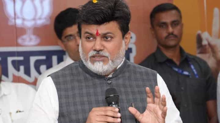 Uday Samant | ऑपरेशन टायगर तुम्हाला सांगून होणार नाही! उदय सामंतांचा सूचक इशारा; महाराष्ट्राच्या राजकारणात मोठ्या उलथापालथीचे संकेत Uday Samant | ऑपरेशन टायगर तुम्हाला सांगून होणार नाही! उदय सामंतांचा सूचक इशारा; महाराष्ट्राच्या राजकारणात मोठ्या उलथापालथीचे संकेत