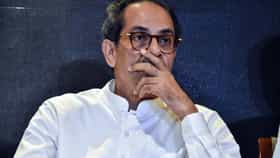 मोठी बातमी, ठाकरे गटाला मुंबईत धक्का, विशाखा राऊतांचं नगरसेवकपद रद्द