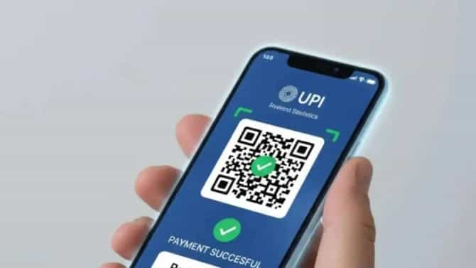 UPI वापरणाऱ्यांसाठी मोठी बातमी! ग्राहकांना नाही तर दुकानदारांना भरावे लागणार शुल्क, व्हिडिओ बघाच