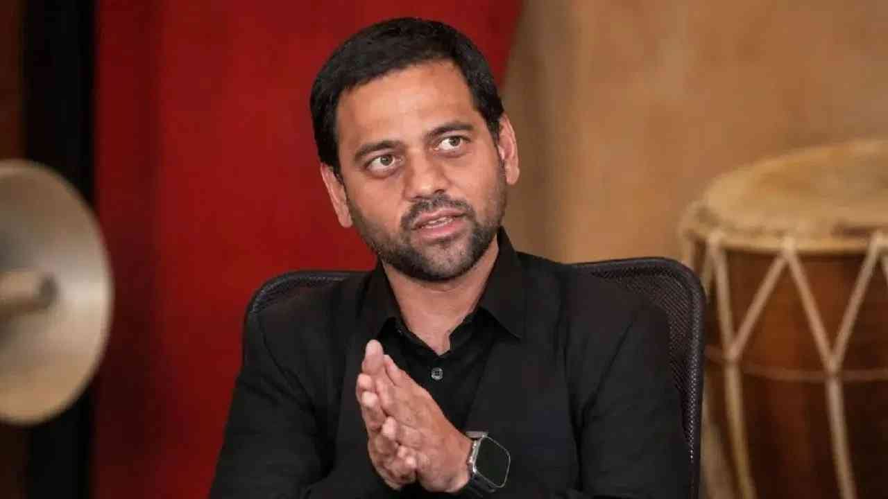 Vidyanand Bapat : विद्यानंद बापट निवडणूक लढवणार का? असीम सरोदे यांची पोस्ट चर्चेत Vidyanand Bapat : विद्यानंद बापट निवडणूक लढवणार का? असीम सरोदे यांची पोस्ट चर्चेत
