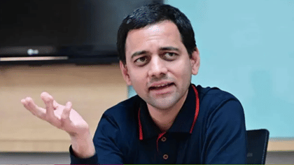 शेण खाऊन गोमुत्राच्या नशेत बेधुंद होताय, विद्यानंद बापट संतापले.