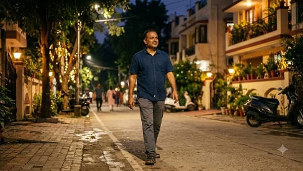 आजकाल लोकांचं आयुष्य एवढं बिझी झालंय की त्यांच्याकडे स्वतःसाठी वेळच उरत नाही. याच कारणामुळे बऱ्याच लोकांच्या आरोग्याशी संबंधित समस्या वाढत आहेत. कोणी लठ्ठपणामुळे त्रस्त तर कोणाला हाय बीपीचा त्रास.पण यामागचं एक अतिशय महत्त्वाचं कारण म्हणजे शारीरिक हालचालींचा अभाव. अनेक लोक हे रात्री जेवल्यानंतर लगेचच झोपायला जातात, हे तुम्हीही पाहिलं असेल. पण जेवल्यानंतर लगेच अंथरुणावर जाणे आरोग्यासाठी किती धोकादायक ठरू शकते ? हा प्रश्न आहेच. जेवल्यानंतर दररोज फक्त 10 मिनिटे चालणं खूप गरजेचं आहे, त्या मिनिटांच्या वॉकचे भरमसाठ फायदे आहेत, जे अनेकांना माहीत नसतील. (All Photos : Social Media)