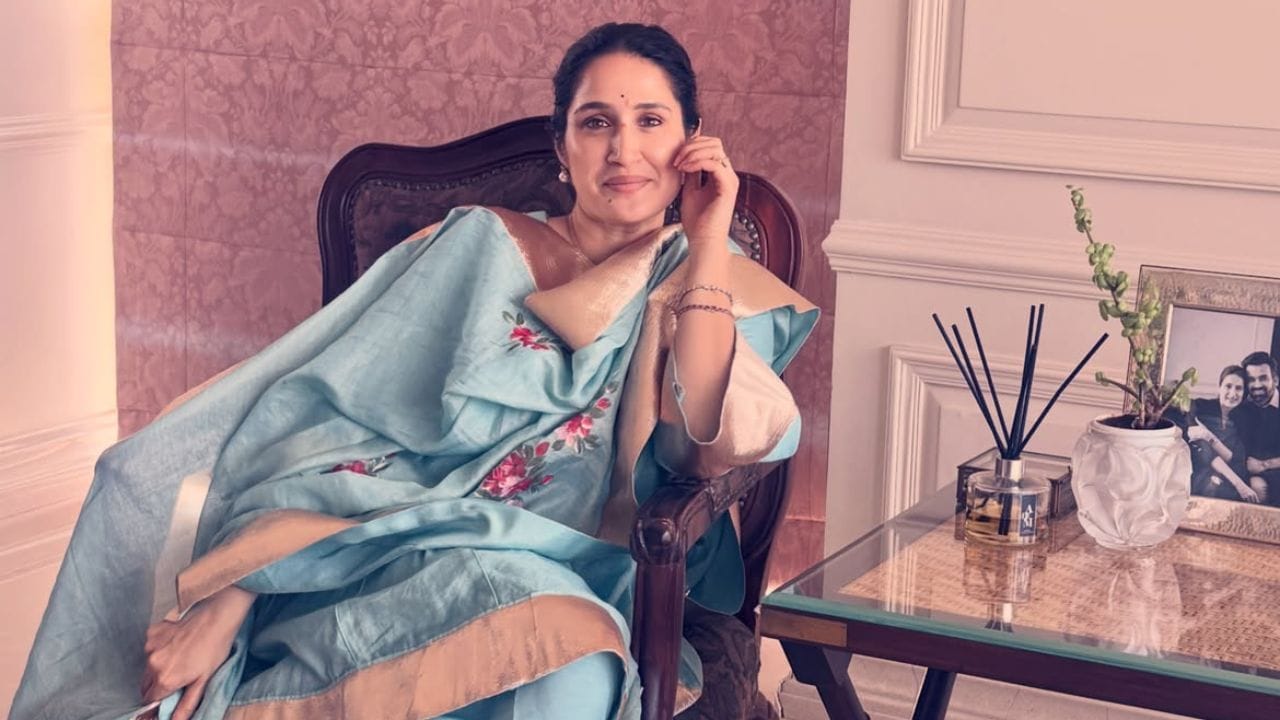 अभिनेत्री सागरिका घाटगे हीने चित्रपट 'चक दे इंडिया' चित्रपटातून पदार्पण केले होते.
