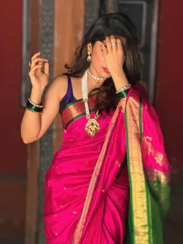 आरारा खतरनाक, गुलाबी साडीत ही मराठी अप्सरा कोण? सौंदर्य पाहून...