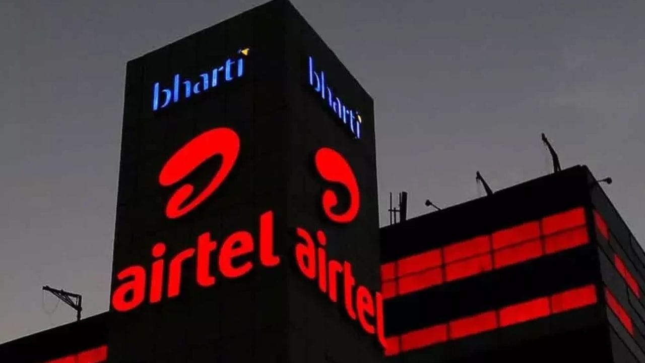 यासोबतच्या या रिचार्जमध्ये 100 sms देखील फ्रीमध्ये मिळतील. एअरटेलच्या या 499 वाल्या रिचार्जमध्ये 28 दिवसांसाठी आहे. यासोबतच या रिचार्जमध्ये गुगल सर्विस फ्री मिळणार आहेत.