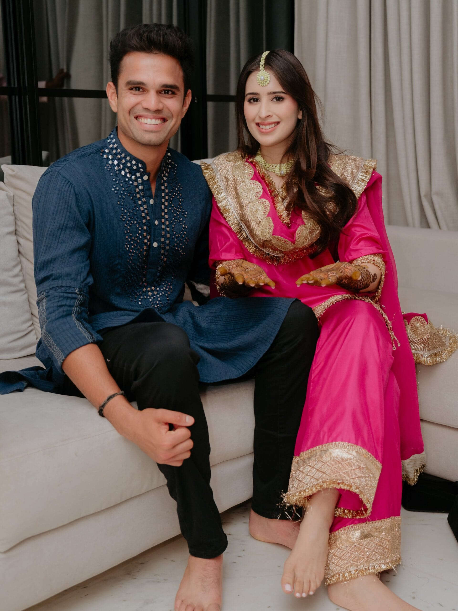 सानिया आणि अर्जुनने अर्जुन तेंडुलकर यांचा विवाह ५ मार्च २०२६ रोजी मुंबईत झाला पार पडला होता. ऑगस्ट २०२५ मध्ये त्यांचा साखरपुडा झाला होता. त्यांच्या लग्नाला अनेक दिग्गजांनी हजेरी लावली होती. (सर्व फोटो साभार- सानिया चंडोक, इन्स्टाग्राम)