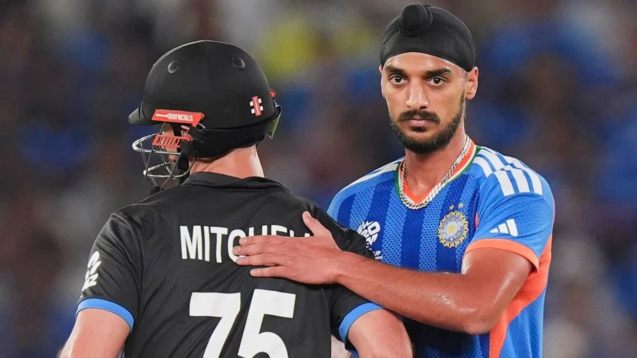 अर्शदीप सिंग हा भारतासाठी टी-२० आंतरराष्ट्रीय क्रिकेटमध्ये सर्वाधिक बळी घेणारा गोलंदाज आहे. त्याच्या नावावर आतापर्यंत 146 विकेट्सची नोंद आहे.