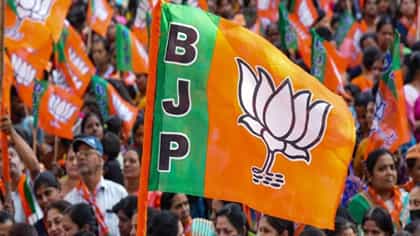 विधान परिषद निवडणुकीपूर्वीच भाजपला मोठा धक्का; बड्या नेत्याचा राजीनामा.