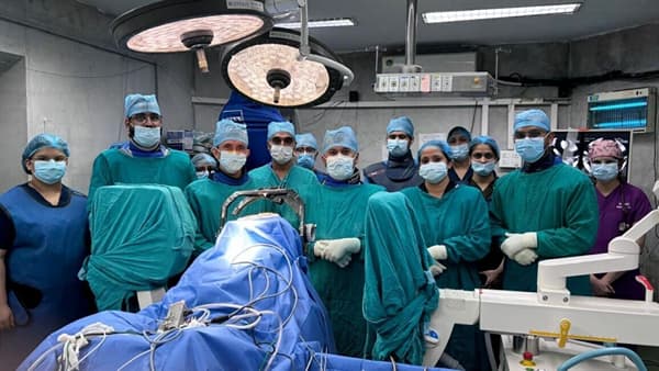 हृदयासारखे आता मेंदूतही लागले पेसमेकर - या रुग्णालयात पहिल्यांदा झाली डीप ब्रेन सर्जरी