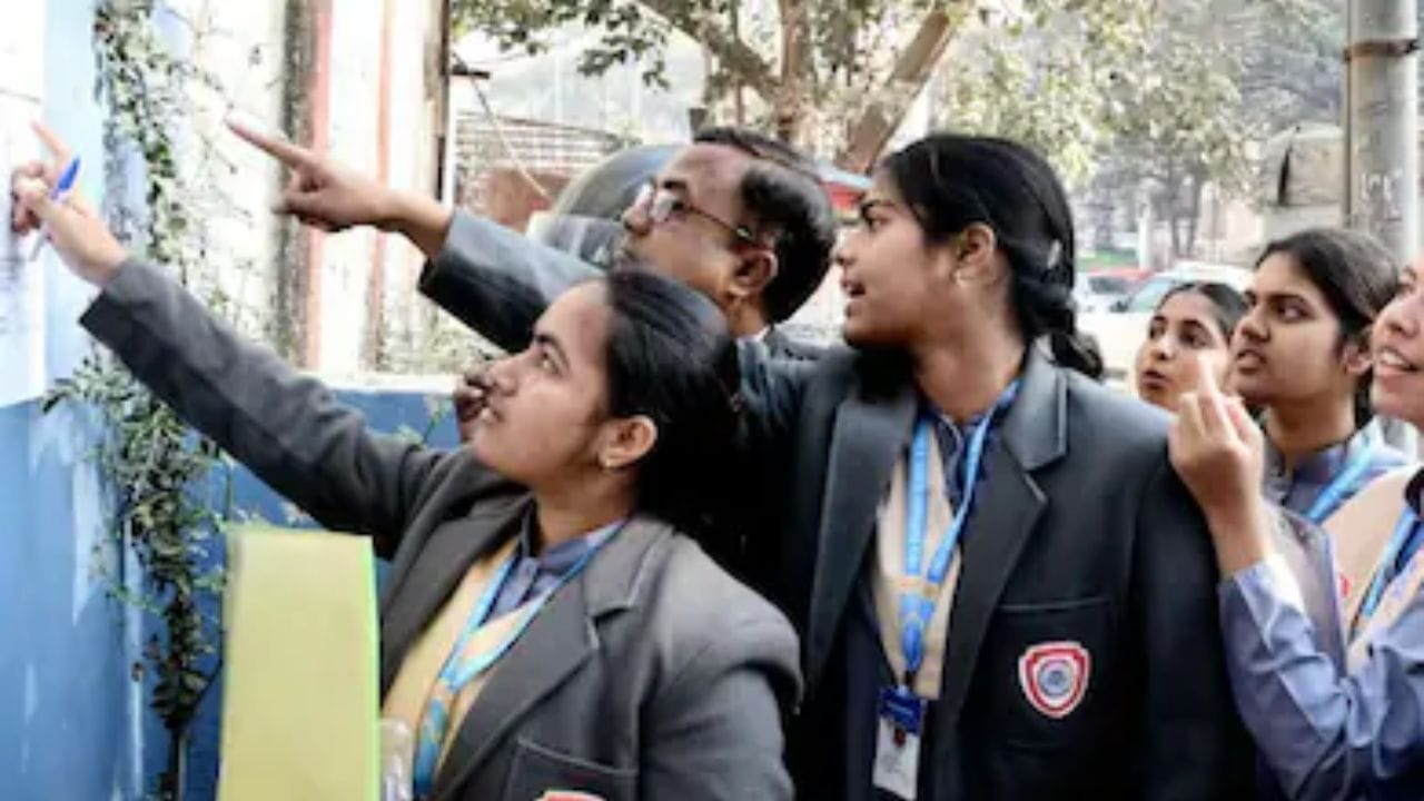 CBSE 2027 tentative exam schedule: CBSE च्या 2027 परीक्षेचे संभाव्य वेळापत्रक पाहा, कधी असू शकते परीक्षा ? CBSE 2027 tentative exam schedule: CBSE च्या 2027 परीक्षेचे संभाव्य वेळापत्रक पाहा, कधी असू शकते परीक्षा ?