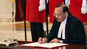 CJI Surya Kant यांनी राहुल गांधी आणि खरगे यांना भेटण्यास का दिला नकार, तीन कारणे...