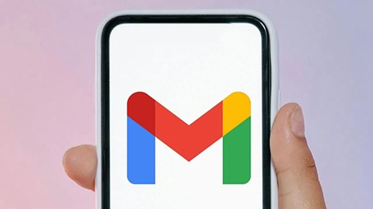 सगळ्यात आधी gmailD उघडा आणि spam folder मध्ये जा. तिथे महत्त्वाचा Emial दिसला तर तो उघडून 'not spam' हा पर्याय निवडा. यामुळे तो मेल spam मधून बाहेर येईल. यानंतर  त्याच sender कडून येणारे मेल spam मध्ये जाणार नाही. 