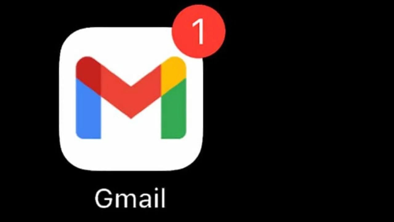 Gmail मधील filter तयार करण्यासाठी computer वर Gmail वापरणं आवश्यक आहे. मात्र spam मधून Email बाहेर काढणे आणि sender चा email Contacts मध्ये सेव्ह करणे फोनवरून करता येते. त्यामुळे एखादा महत्त्वाचा Email वारंवार  spam मध्ये जात असेल तर तो तसाच दुर्लिक्षित न करता या सेंटिग्स तपासून पाहा. 