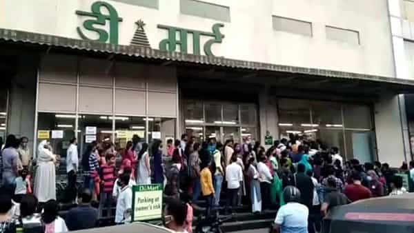 ऑक्टोबर महिन्याला सुरूवात झाली. ऑक्टोबर महिन्यात ग्राहकांना आकर्षित करण्यासाठी डिमार्टने मोठा निर्णय घेतला. डिमार्टमध्ये लोकांनी मोठी गर्दी केली.
