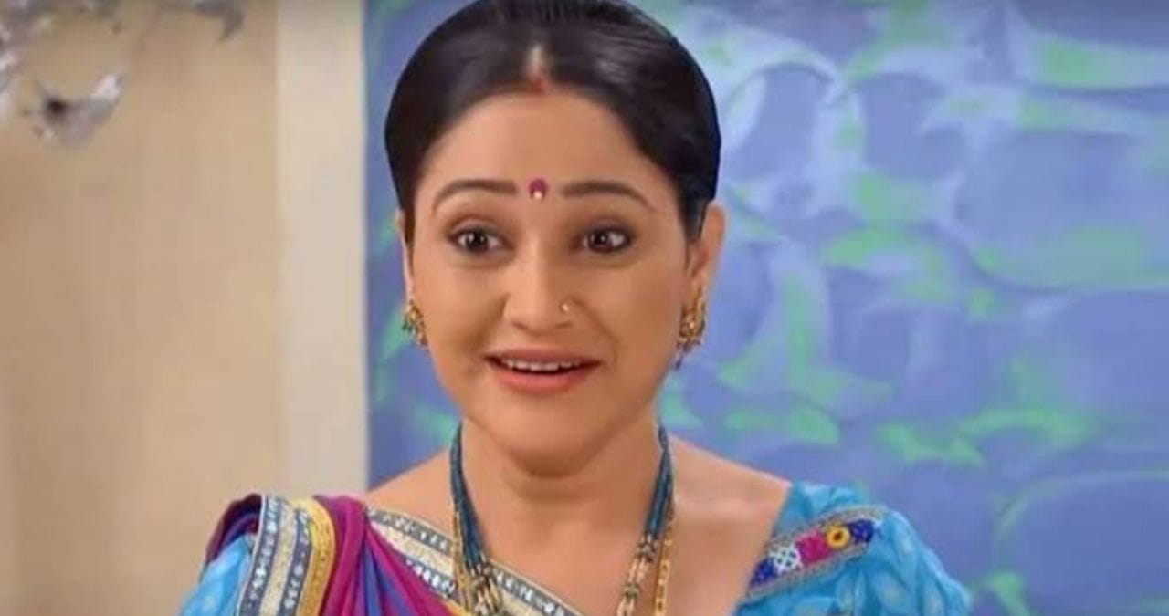 'तारक मेहता का उल्टा चष्मा'मधील दयाभाभीचं पात्र सर्वाधिक चर्चेत राहिलेलं आहे. दिशा वकानीने साकारलेल्या दयाभाभी पात्राने प्रेक्षक, चाहत्यांच्या मनात एक वेगळं स्थान निर्माण केलं होतं. या मालिकेत दयाभाभी पात्राची पुन्हा एन्ट्री कधी होणार, यावर मालिकेचे निर्माते असितकुमार मोदी यांनी महत्वाचं विधान केलं आहे.