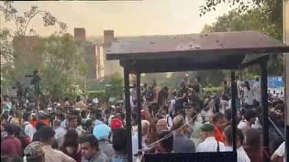 दीपकेंना धक्का, सीजेपीला वाटतय सगळं वातावरण सरकार विरोधी झालय पण...