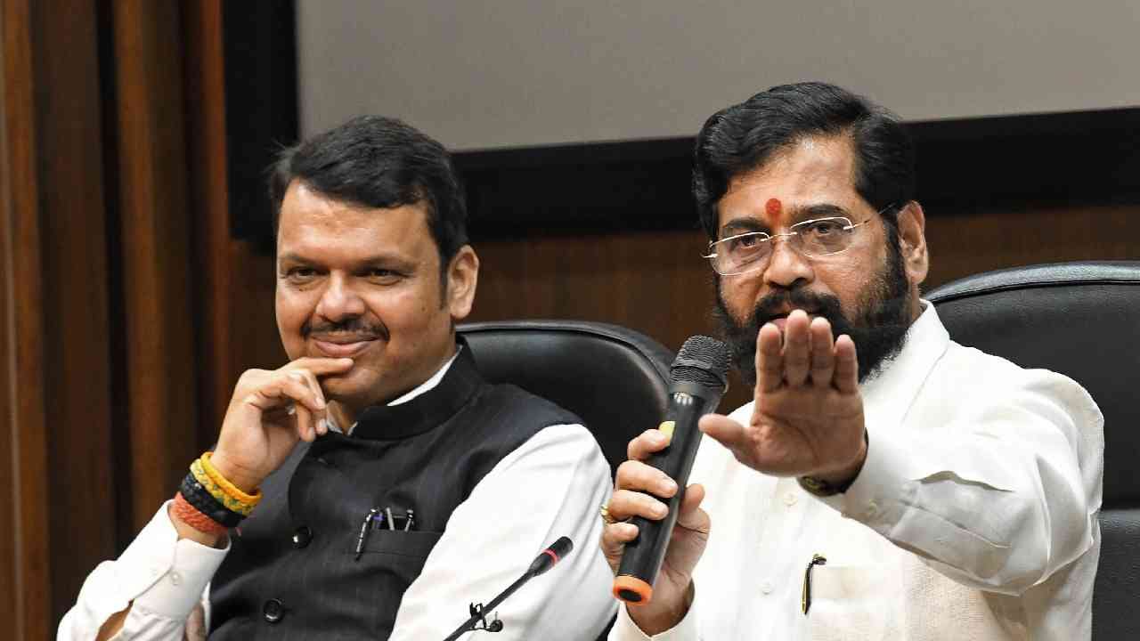 Devendra Fadnavis : पदवीधरच्या निवडणुकीतील एक गोष्ट मुख्यमंत्र्यांना खटकली, फडणवीस स्पष्टपणे बोलले एकनाथ शिंदेंनी याची दखल घ्यावी Devendra Fadnavis : पदवीधरच्या निवडणुकीतील एक गोष्ट मुख्यमंत्र्यांना खटकली, फडणवीस स्पष्टपणे बोलले एकनाथ शिंदेंनी याची दखल घ्यावी