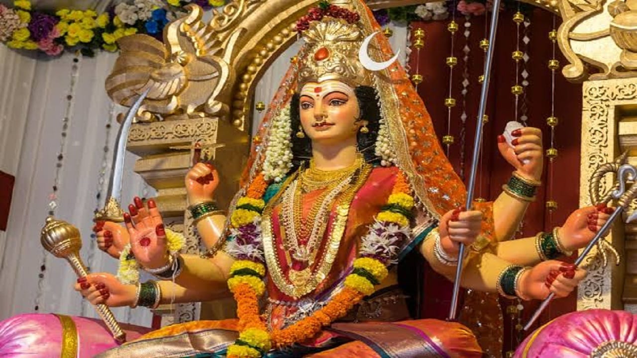 नवरात्रीत यंदा घडणार खास योग! अष्टमी-नवमी एकाच दिवशी; जाणून घ्या तारखा आणि धार्मिक महत्त्व नवरात्रीत यंदा घडणार खास योग! अष्टमी-नवमी एकाच दिवशी; जाणून घ्या तारखा आणि धार्मिक महत्त्व