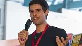 Dhruv Rathee : बाबो..., ध्रुव राठीकडे पाण्यासारखा पैसा, कुठून कमावतो कोट्यवधींची माया, संपत्तीबद्दल मोठी अपडेट समोर