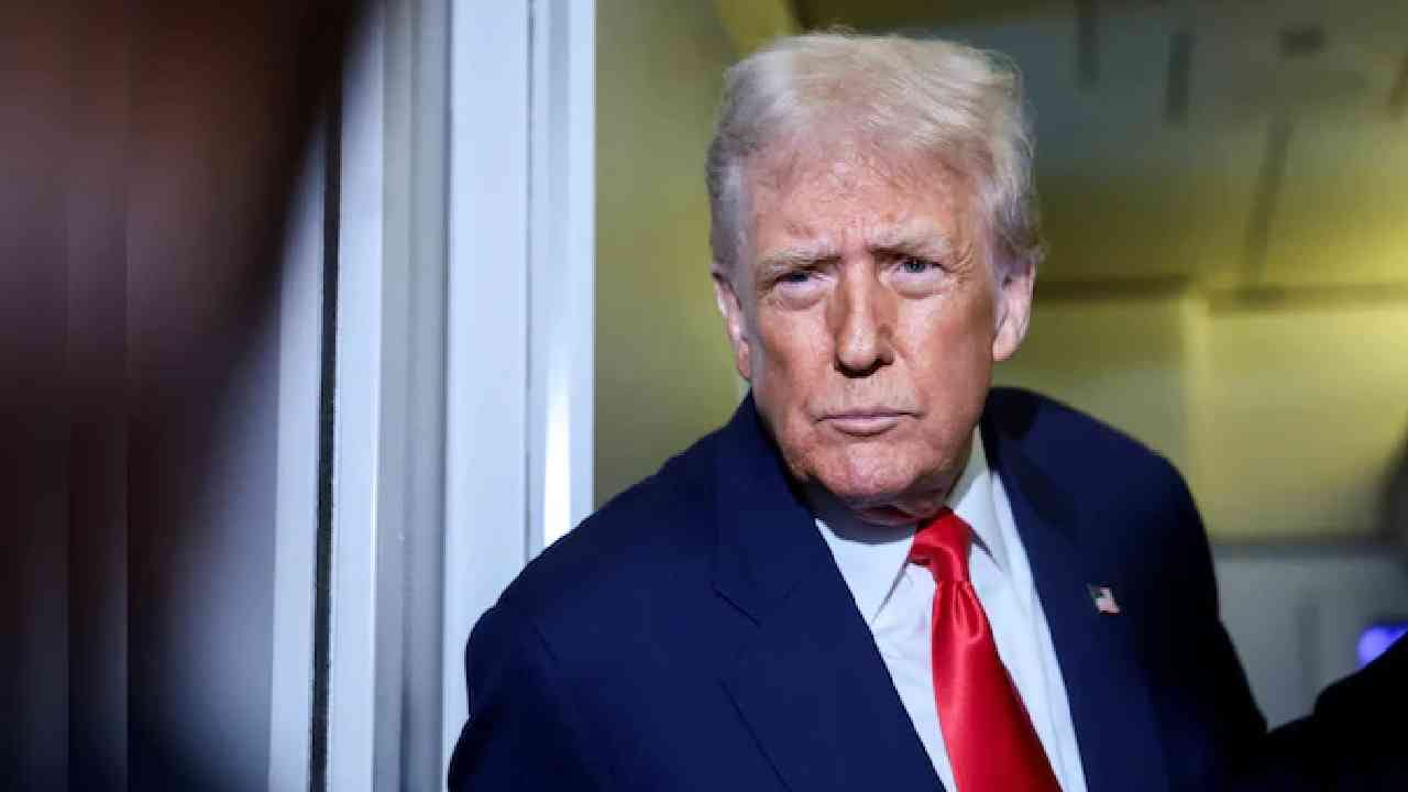 Donald Trump : फ्रान्समध्ये सुरु असलेल्या विरोध प्रदर्शनावरुन ट्रम्प यांचं इस्लामबद्दल मोठं वक्तव्य Donald Trump : फ्रान्समध्ये सुरु असलेल्या विरोध प्रदर्शनावरुन ट्रम्प यांचं इस्लामबद्दल मोठं वक्तव्य