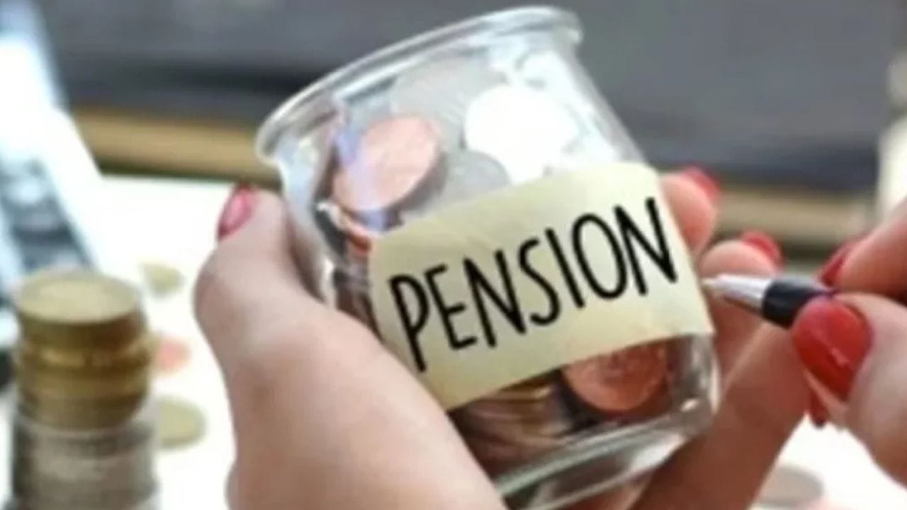 सध्या किमान पेन्शन दरमहा 1000 रुपये इतकी आहे. परंतु ही पेन्शन 75000 रुपयांपर्यंत वाढवण्याची मागणी संघटनांकडून केली जात आहे. परंतु याबाबत पेन्शन वाढवण्याबाबत अंतिम निर्णय झालेला नाही. 