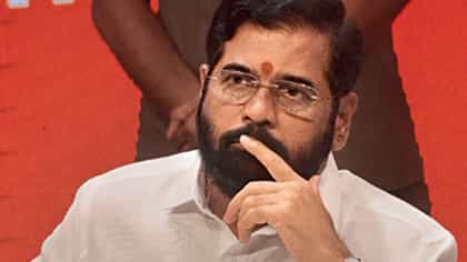 एकनाथ शिंदेंना मोठा धक्का; बड्या नेत्याचा तडकाफडकी राजीनामा, म्हणाले...