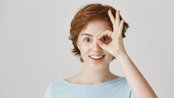 Eye Mask: सतत स्क्रीन पाहून डोळे थकलेत? ‘या’ नैसर्गिक गोष्टींनी बनवा कूलिंग आय मास्क