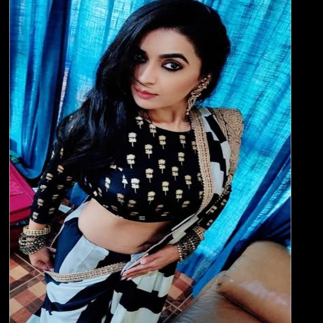 राजश्री आता मोठ्या  पडद्यावर सक्रिय नसली तरी सोशल मीडियावर कायम सक्रिय असते. सोशल मीडियावर तिच्या चाहत्यांची संख्या देखील मोठी आहे. चाहत्यांच्या संपर्कात राहण्यासाठी राजश्री कायम स्वतःचे  फोटो आणि व्हिडीओ सोशल मीडियावर पोस्ट करत असते. 