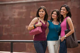 कोणी मुलगा देत का मुलगा? असं एक गाव जिथे शेकडो मुली अविवाहित, लग्नासाठी एका पायावर तयार, पण ही अट ऐकलीये का?