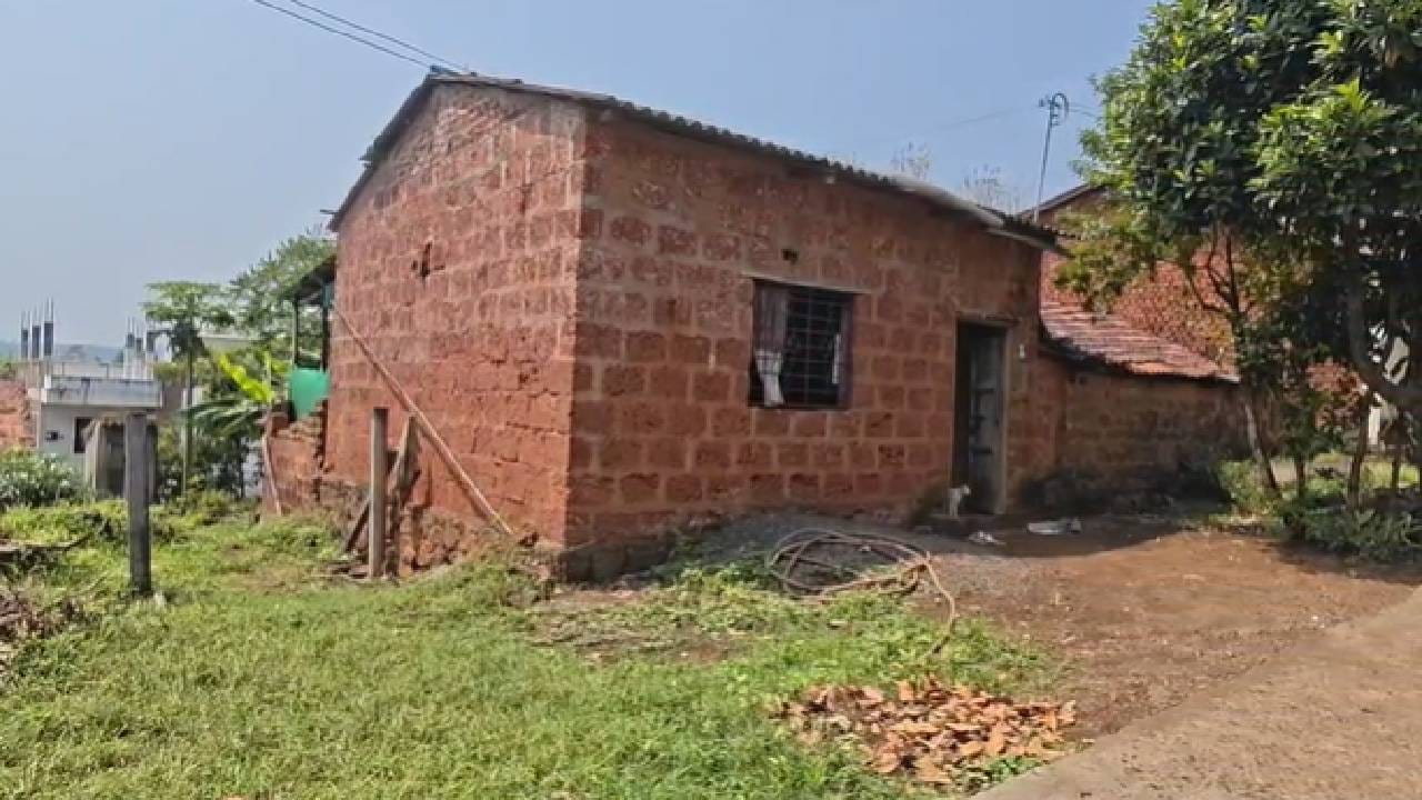 ज्या घरात त्याने पुस्तकं वाचली, वक्तृत्वाची तयारी केली आणि बक्षिसं मिळवली, त्याच घरातून तयार झालेला हा तरुण आज हजारो विद्यार्थ्यांच्या प्रश्नांना शब्द देतोय. रांगडी भाषा, अभ्यासपूर्ण मांडणी आणि परखड भूमिका यामुळे विवेकानंद पाटील सध्या महाराष्ट्रभर चर्चेत आहे. MPSC आंदोलनातील त्याचा आवाज तरुणाईमध्येही विशेष चर्चेचा विषय ठरतोय.