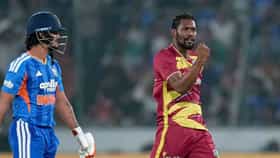 IND vs WI : वेस्ट इंडिजचा प्लेयर चार वर्षानंतर संघात परतला, निम्म्या टीम इंडियाला संपवलं, 2 ओव्हरमध्ये फिरवली मॅच