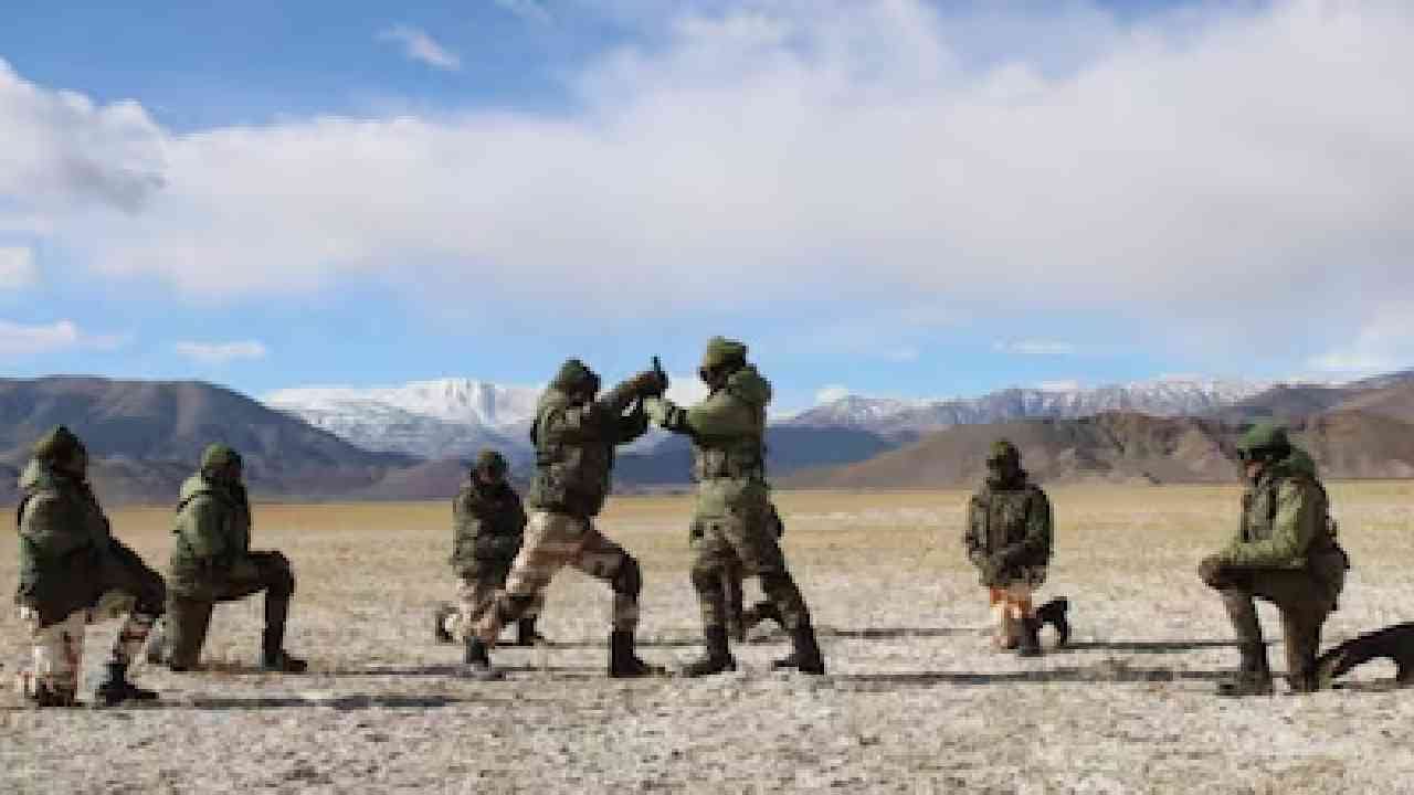 India-China : चीन्यांना त्यांच्याच भाषेत उत्तर देणारे, त्यांची दादागिरी मोडून काढणारे हे शौर्य कमांडोज कोण आहेत? India-China : चीन्यांना त्यांच्याच भाषेत उत्तर देणारे, त्यांची दादागिरी मोडून काढणारे हे शौर्य कमांडोज कोण आहेत?